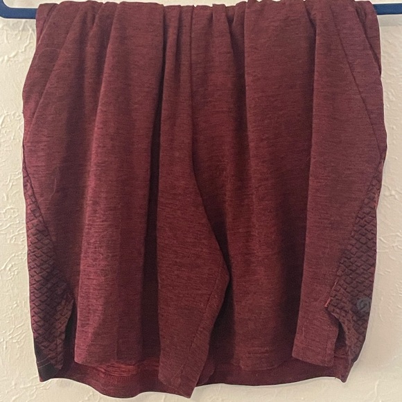 All In Motion Mens Burgundy Athletic Shorts Size M Training Activewear Running - Picture 1 of 5